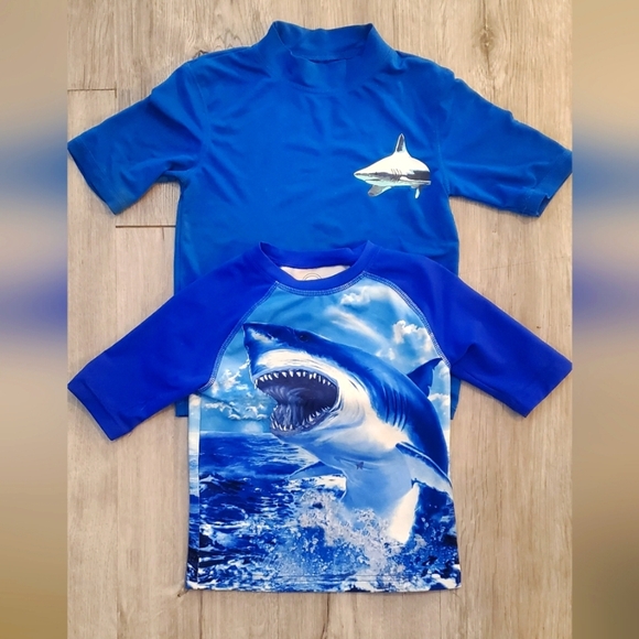 💚5/$25 Swim Shirts Blue Shark Print Kids Set Bundle Lot Of 2 Size XS 4-5 - Picture 1 of 5